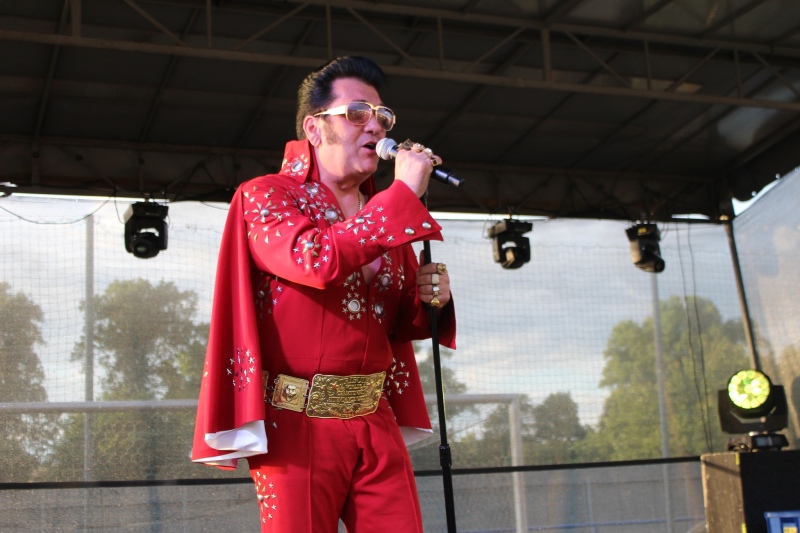 671bcf4af3a53-elvispresley2.jpg