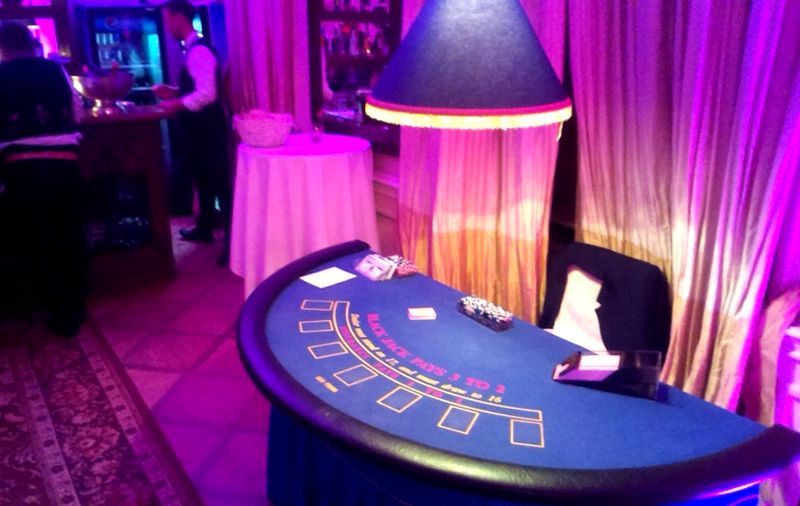 5b19a9c66aefd-casino1800.jpg