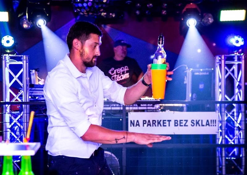 60b7ca49a8d30-barmanskshow1.jpg