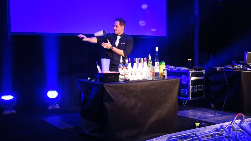 53b313514f77b-barmanskshow1.jpg