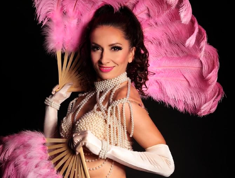64f30280ed918-burlesque800.jpg